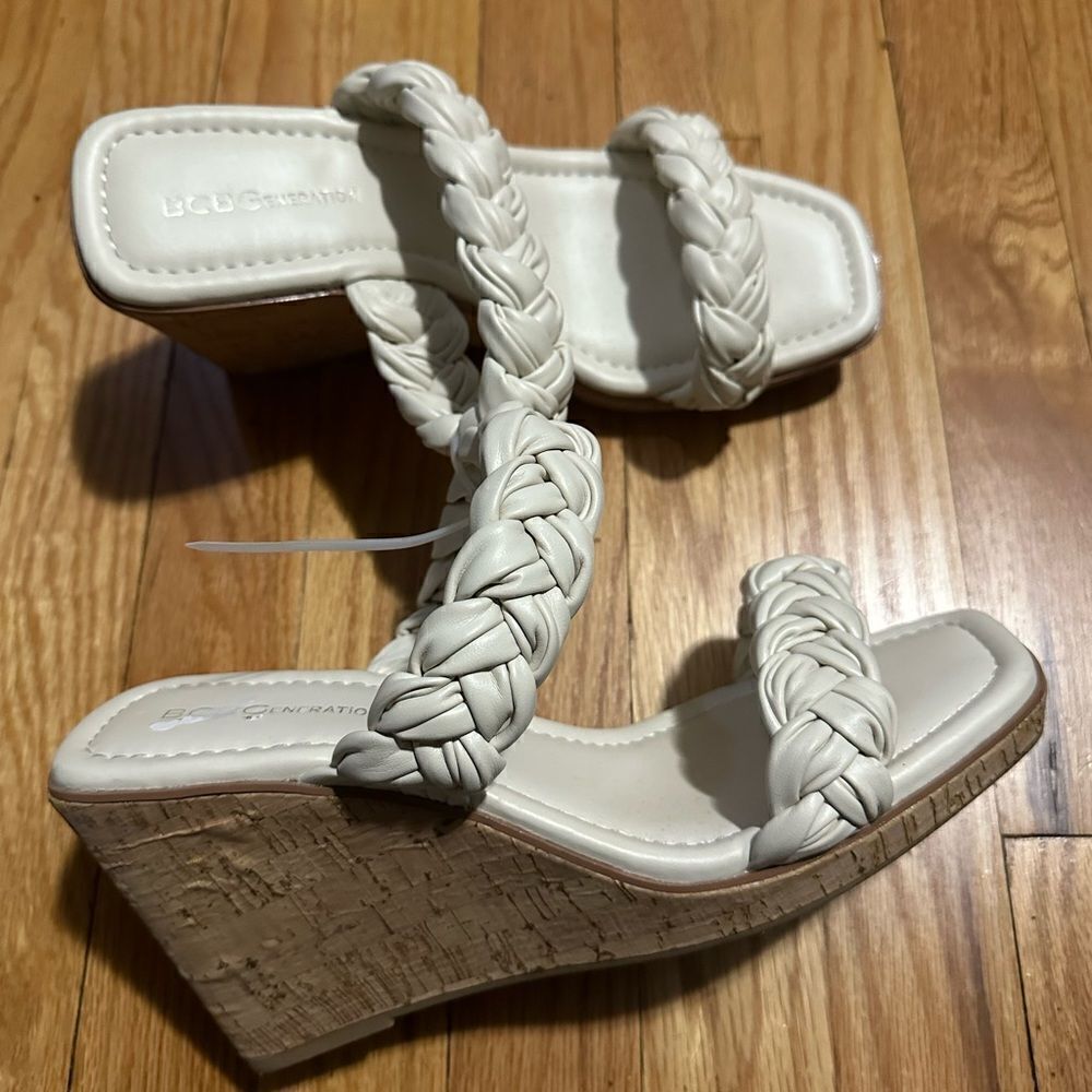 BCBGeneration | Ulana Wedge Sandal - Picture 8 of 9